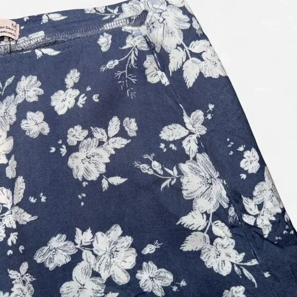 Navy Floral Mini Skirt with Ruffle Hem Size Medium - NWT - Picture 7 of 8